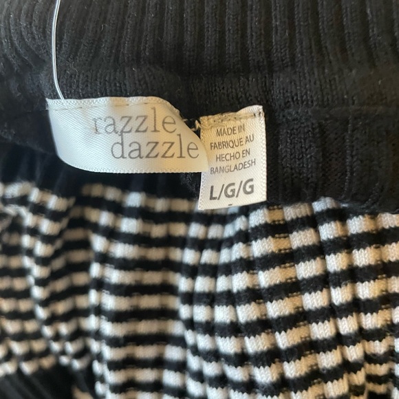 Razzle Dazzle - Picture 4 of 7